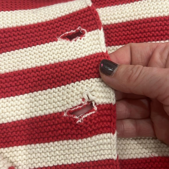 Gap knit red and white striped sweater - Picture 3 of 5